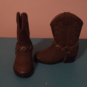Brown cowgirl boots